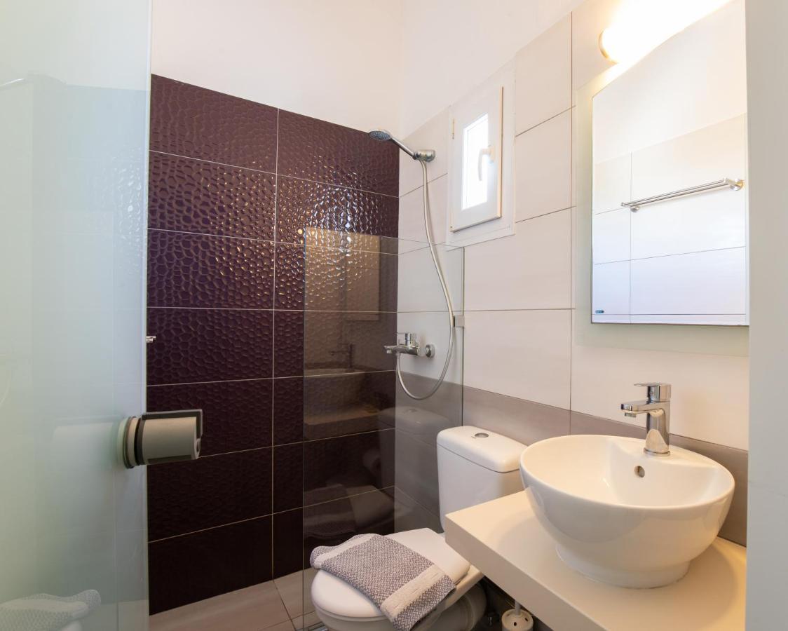 Eleftheria Hotel & Apartments Ornos  Dış mekan fotoğraf
