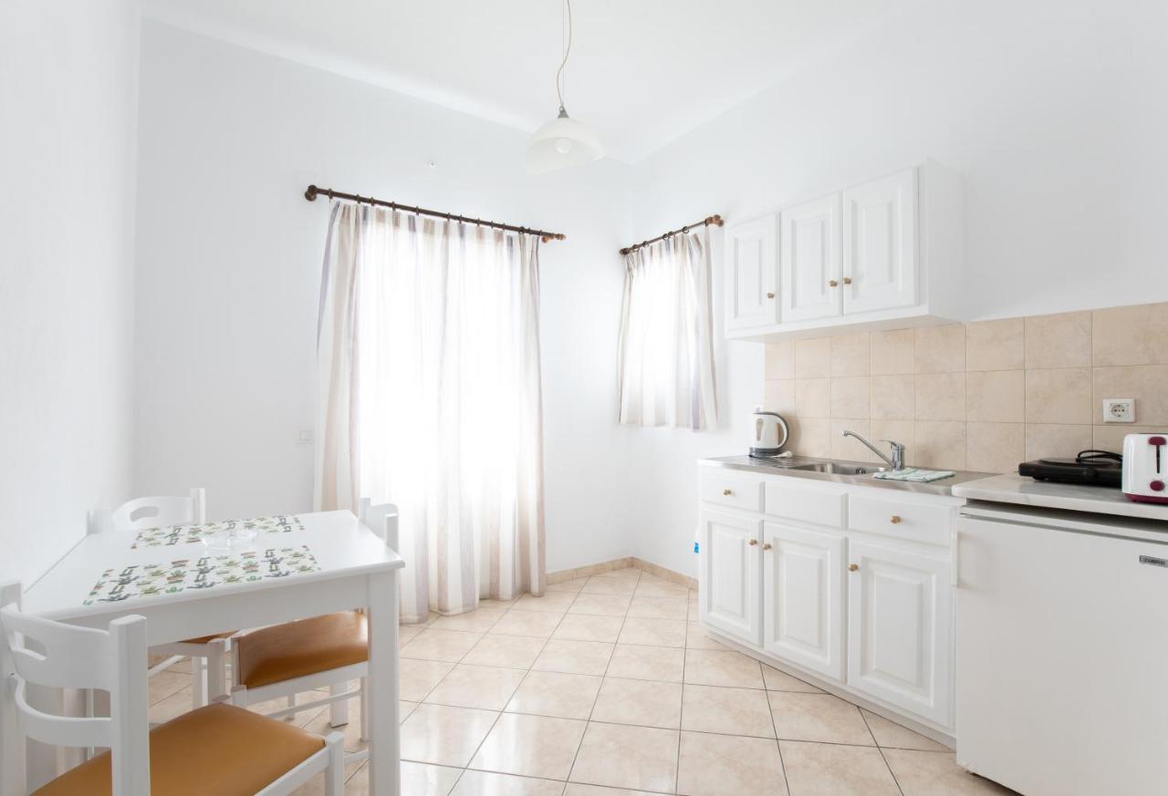 Eleftheria Hotel & Apartments Ornos  Dış mekan fotoğraf
