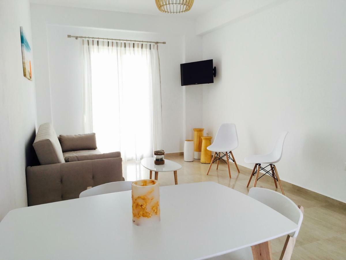 Eleftheria Hotel & Apartments Ornos  Dış mekan fotoğraf